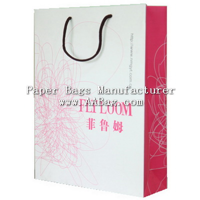Custom paper bag with distinct advertisement design for apparel/clothing