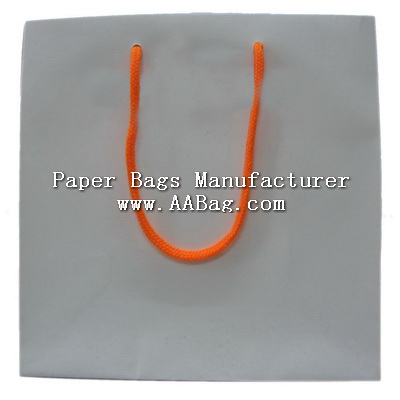 Plain White color matte lamination Paper Bag with Custom Rope